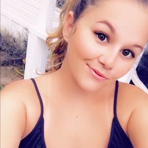 Meet your Posher, Cara